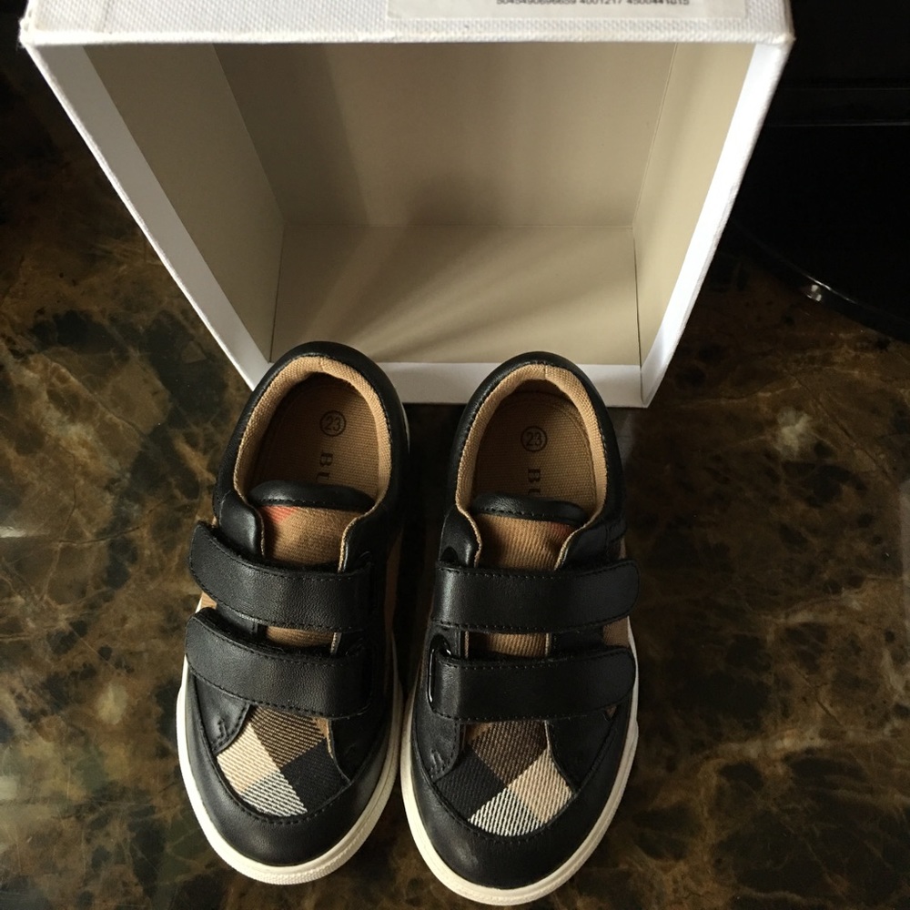 Toddler Burberry boys shoe